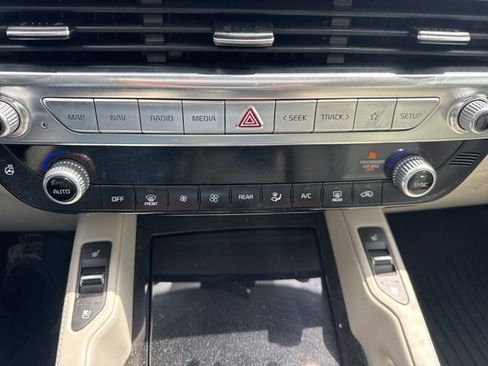Certified 2022 Kia Telluride SX w/ Nightfall Edition Package AWD/4WD image 17