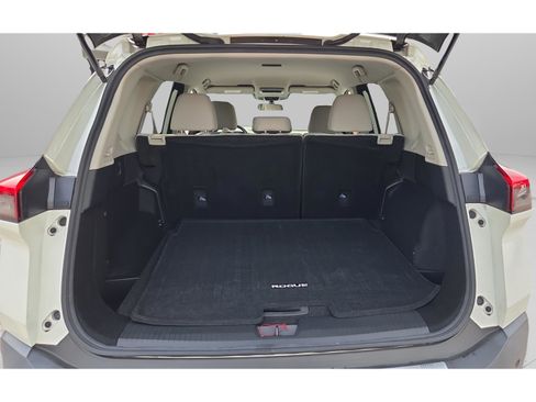 Used 2021 Nissan Rogue SV FWD image 13