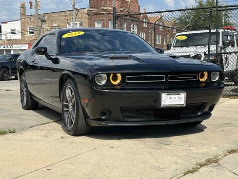 Used 2019 Dodge Challenger SXT AWD/4WD image 3