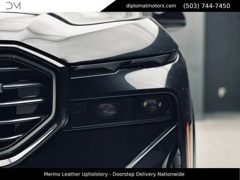 Used 2023 BMW XM AWD/4WD image 13