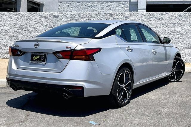 Certified 2024 Nissan Altima 2.5 SR FWD image 13