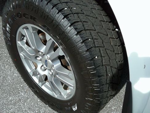 Used 2018 Ford F150 Lariat AWD/4WD image 8