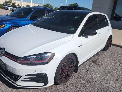 Used 2018 Volkswagen GTI Autobahn FWD image 2