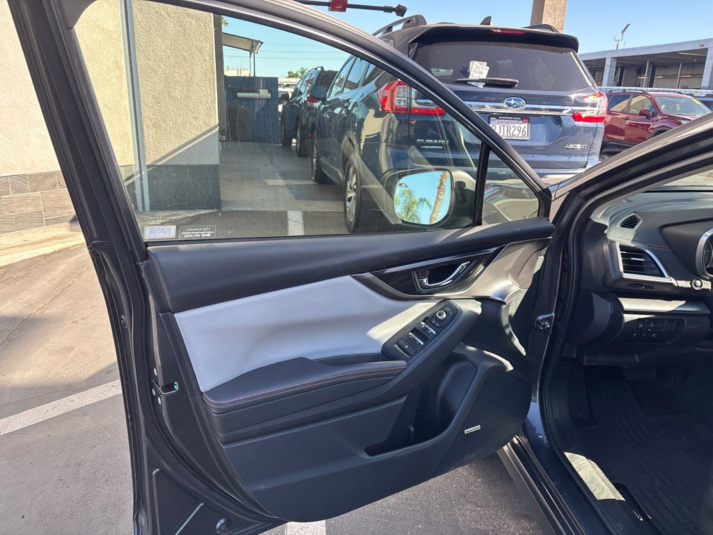 Used 2020 Subaru Crosstrek 2.0i Limited w/ Moonroof Package w/Navigation AWD/4WD image 9
