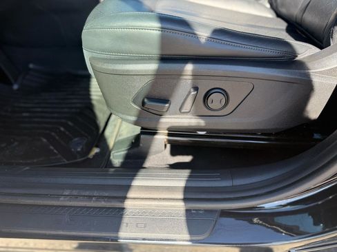 Used 2021 Kia Sorento S image 12