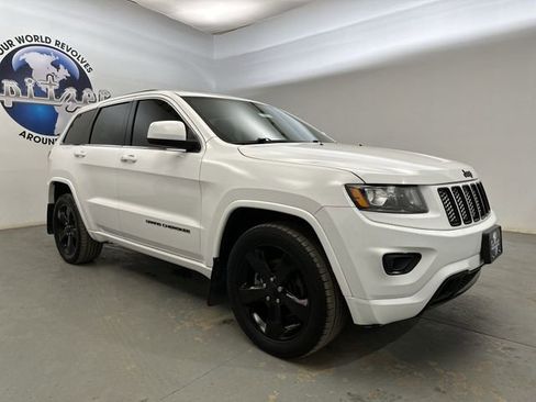 Used 2015 Jeep Grand Cherokee Altitude AWD/4WD image 13