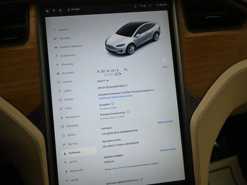 Used 2019 Tesla Model X 100D image 17