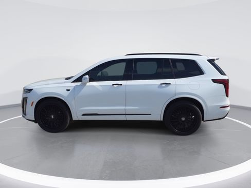 New 2025 Cadillac XT6 Luxury FWD image 9
