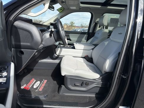 Used 2025 Ford Expedition Platinum w/ Driver's Package image 12