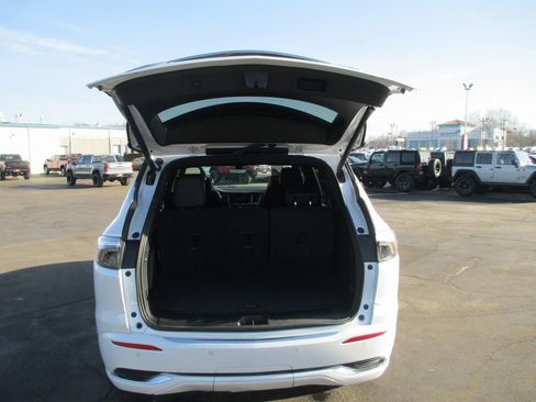 Certified 2024 Buick Enclave Avenir w/ Avenir Technology Package image 8