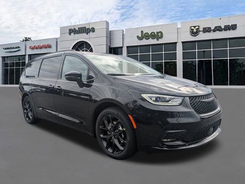 New 2026 Chrysler Pacifica Select FWD image 2