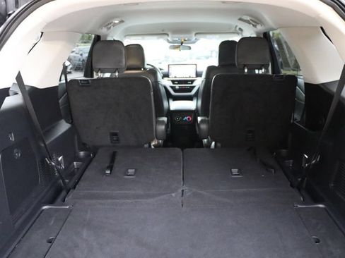 Used 2025 Ford Explorer Active w/ Active Comfort Package AWD/4WD image 14