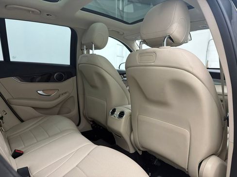 Used 2018 Mercedes-Benz GLC 300 4MATIC image 31