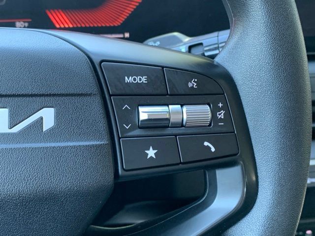 Used 2025 Kia K4 FWD image 17