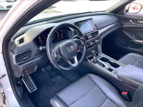 Used 2018 Honda Accord Sport image 16