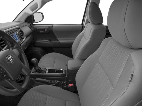 Used 2018 Toyota Tacoma TRD Off-Road image 6