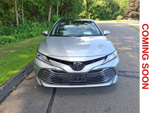 Used 2018 Toyota Camry XLE w/ Audio Package FWD image 2