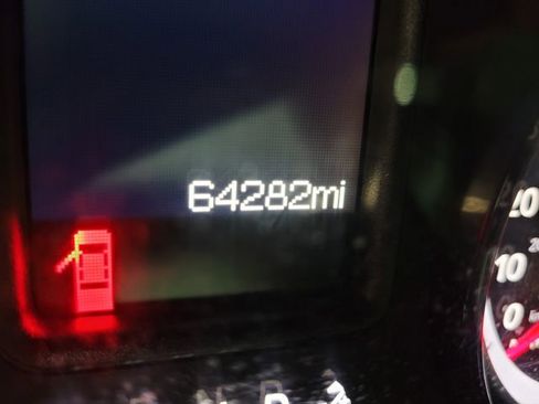 Used 2017 RAM 1500 ST w/ SXT Appearance Group image 3