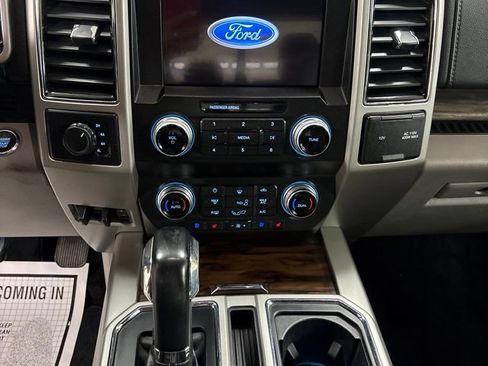Used 2020 Ford F150 Lariat w/ Equipment Group 502A Luxury AWD/4WD image 14
