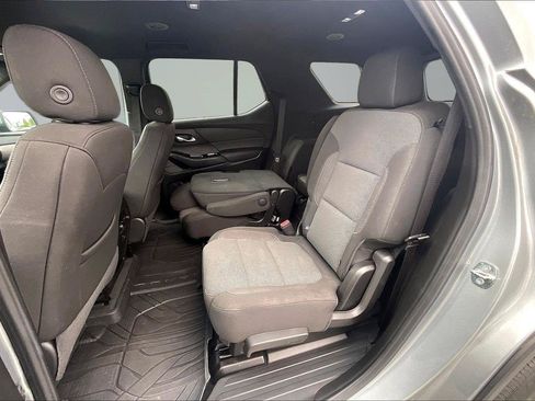 Used 2023 Chevrolet Traverse LT FWD image 25