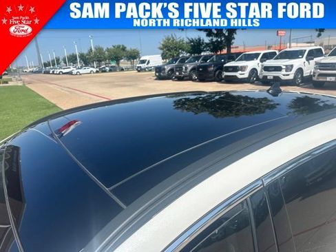 Used 2022 Ford Escape SEL w/ Technology Package FWD image 12