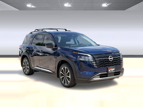 New 2026 Nissan Pathfinder Platinum FWD image 7