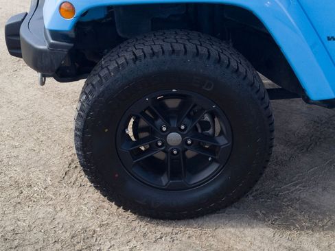 Used 2017 Jeep Wrangler Unlimited Sahara image 11