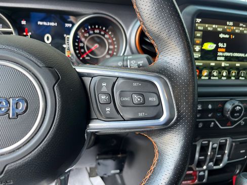 Used 2021 Jeep Gladiator Mojave AWD/4WD image 18