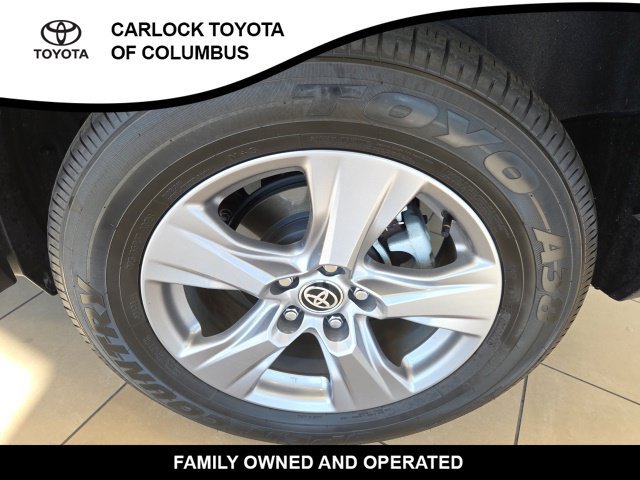 Used 2024 Toyota RAV4 XLE AWD/4WD image 11