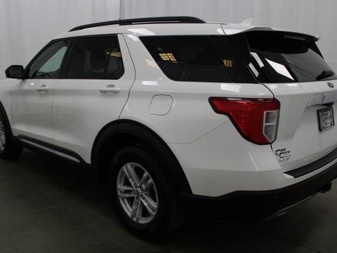 Used 2021 Ford Explorer XLT w/ Equipment Group 202A image 8