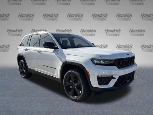 New 2025 Jeep Grand Cherokee Limited w/ Luxury Tech Group II RWD image 2