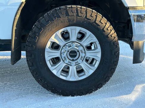 Used 2022 Ford F350 XLT w/ XLT Value Package image 9