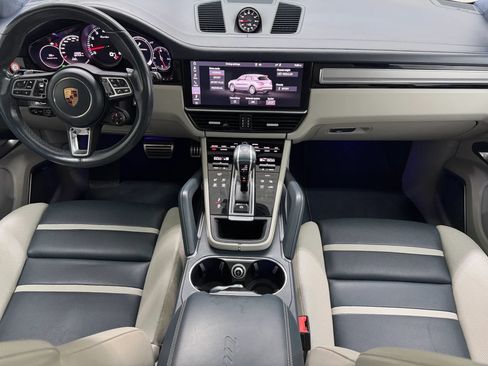 Used 2020 Porsche Cayenne Turbo AWD/4WD image 2