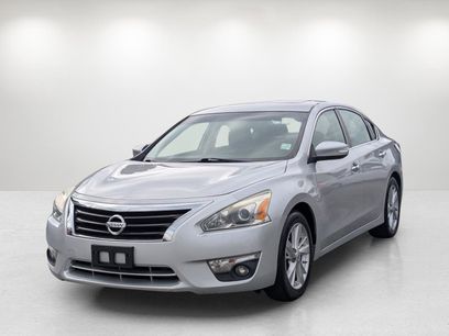 Used 2014 Nissan Altima 2.5 SL w/ Moonroof Package