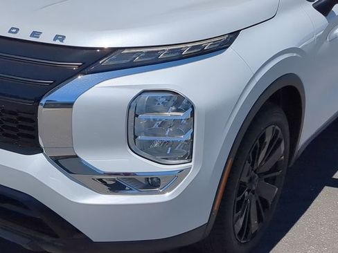 New 2026 Mitsubishi Outlander LE FWD image 9