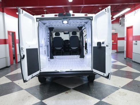 Used 2025 RAM ProMaster 2500 w/ Convenience Group FWD image 28