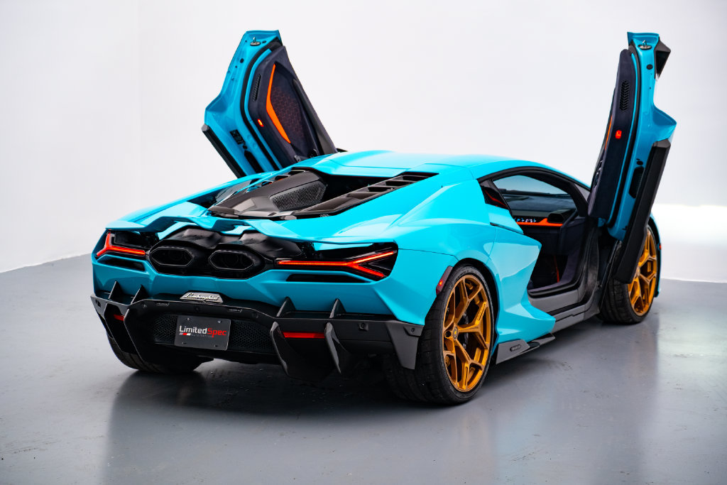 Used 2024 Lamborghini Revuelto AWD/4WD image 37