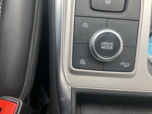 Used 2022 Ford Explorer XLT w/ Equipment Group 202A image 31