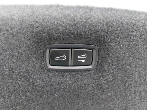 New 2025 Porsche Taycan image 15