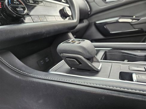 Used 2022 Nissan Pathfinder SV image 23