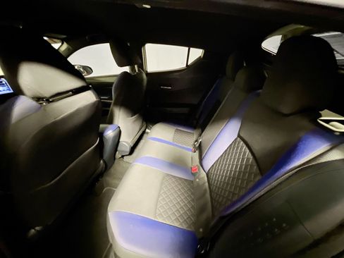 Used 2021 Toyota C-HR XLE image 29