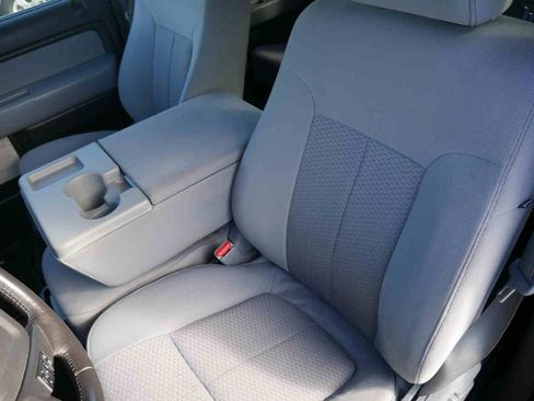 Used 2011 Ford F150 XLT w/ XLT Chrome Pkg image 33