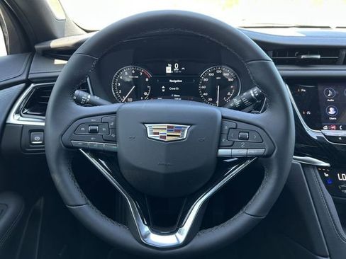 New 2025 Cadillac XT6 Premium Luxury image 12