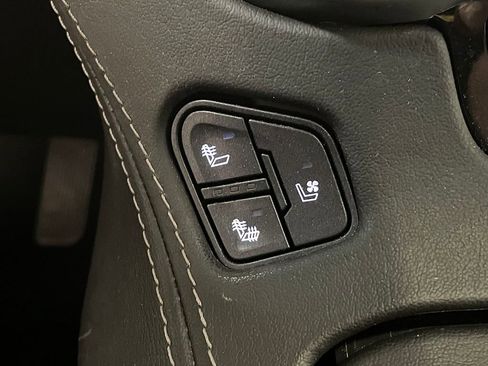 Used 2018 Chevrolet Suburban Premier image 33