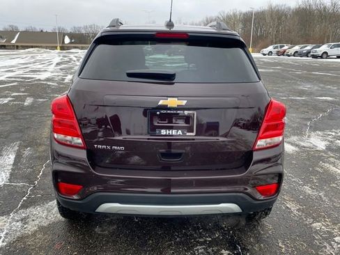 Used 2022 Chevrolet Trax LT w/ LT Convenience Package image 4