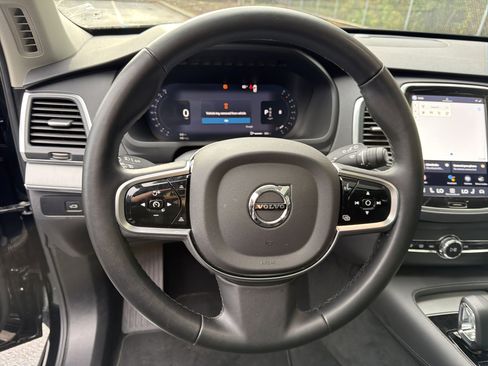 Certified 2025 Volvo XC90 B5 Core image 18