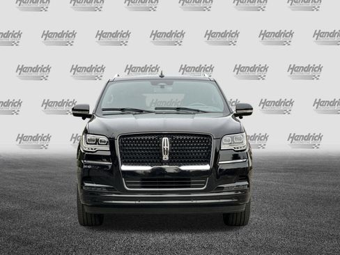 Used 2023 Lincoln Navigator Reserve image 10
