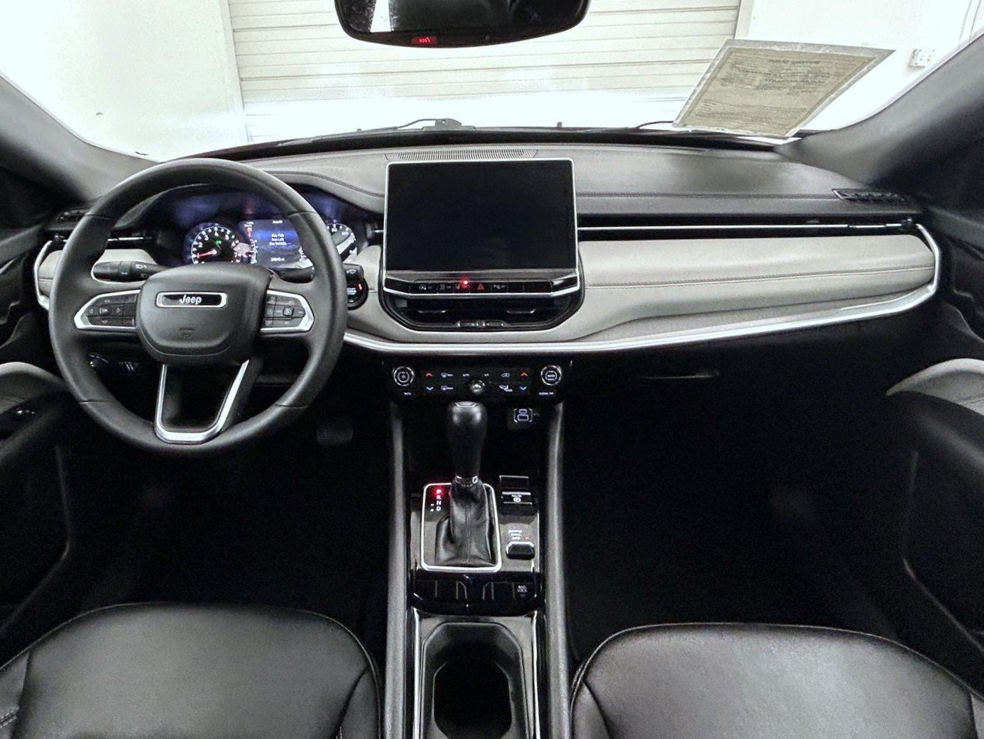 Certified 2025 Jeep Compass Limited AWD/4WD image 13