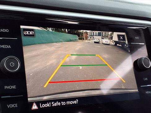 Used 2023 Volkswagen Atlas SEL R-Line image 12