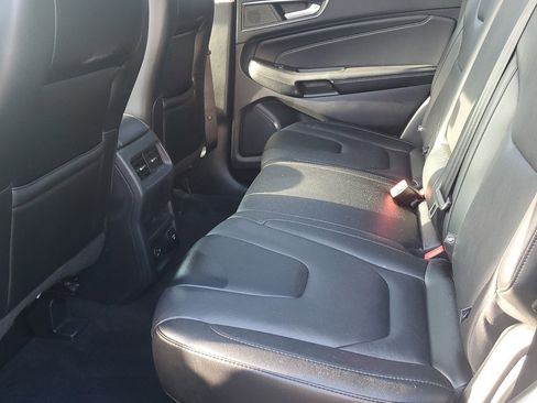 Used 2021 Ford Edge Titanium image 12